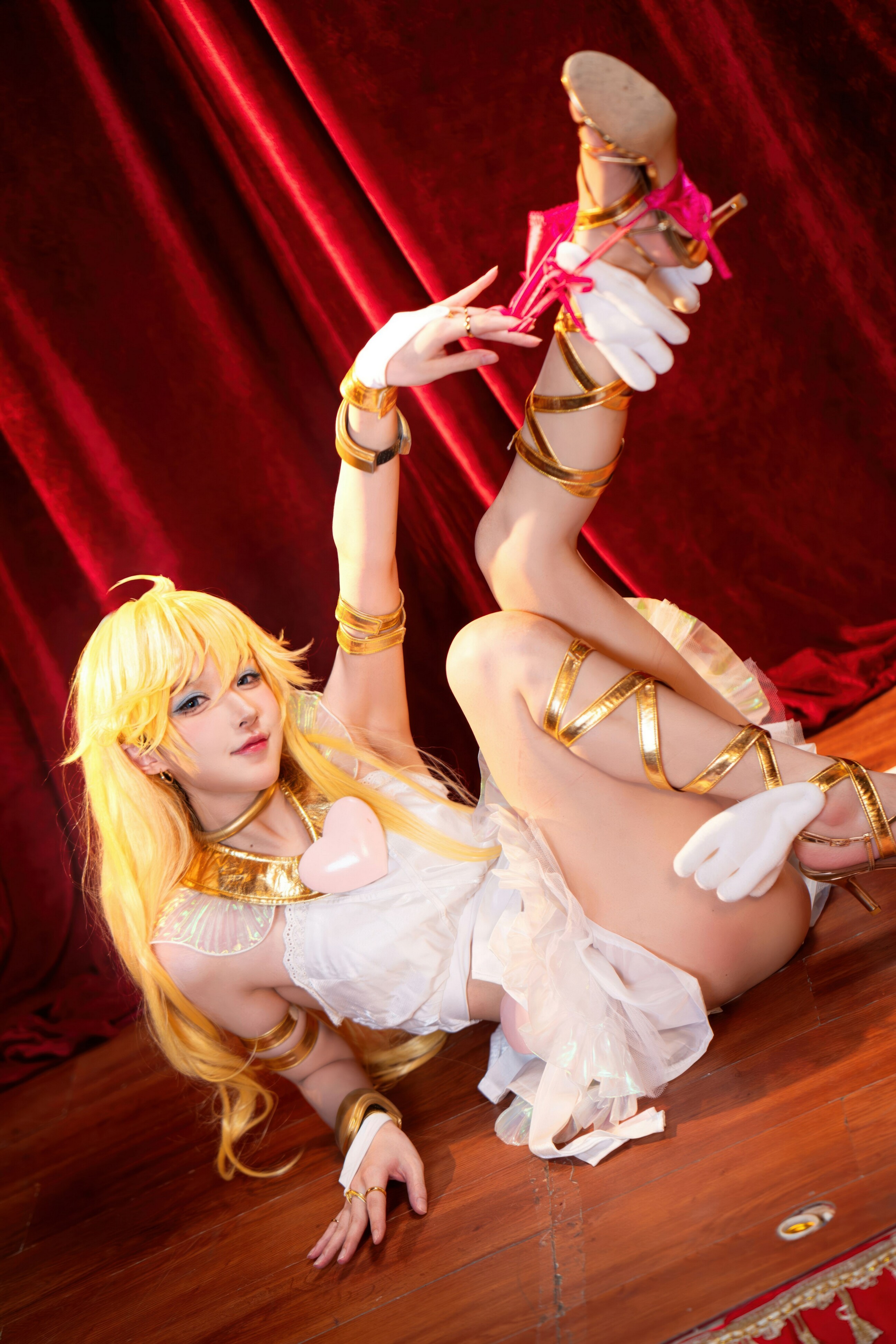 阿包也是兔娘&苏苏苏Sofia – 吊带袜天使 [36P]