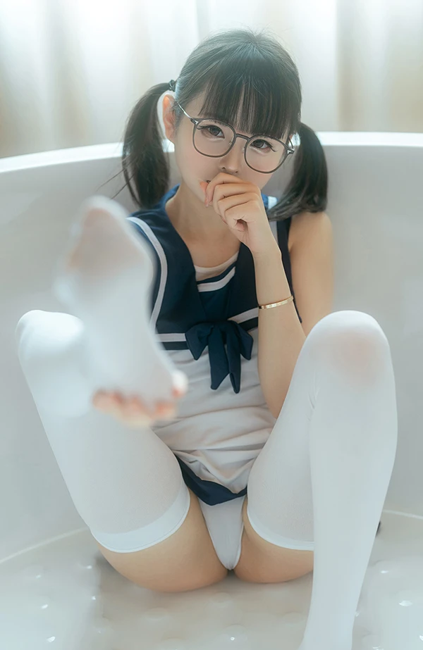 网红美女幼水铃衣 梦浴少女罕见尺度福利图