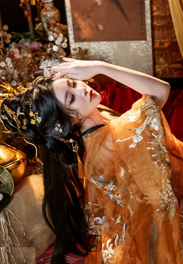 极品女神年年金蛇贺岁无圣光唯美人体图集