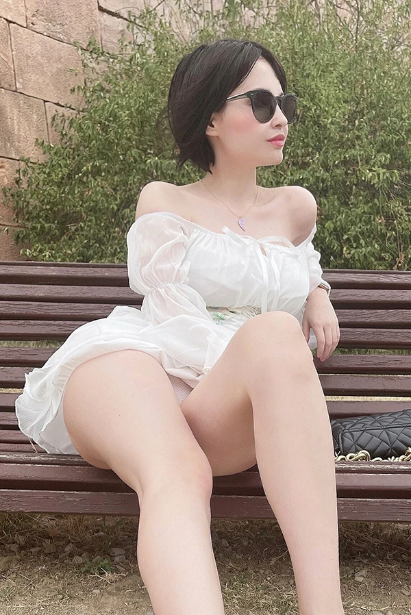 白虎巨乳coser@Hidori Rose 订阅尺度视图合集